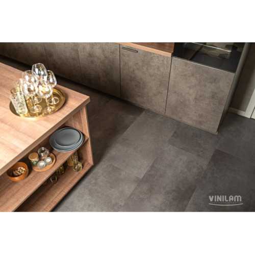 Фото Плитка ПВХ клеевая Vinilam Ceramo Stone Цемент Стальной 71610, 43 класс (950х480х2.5 мм)